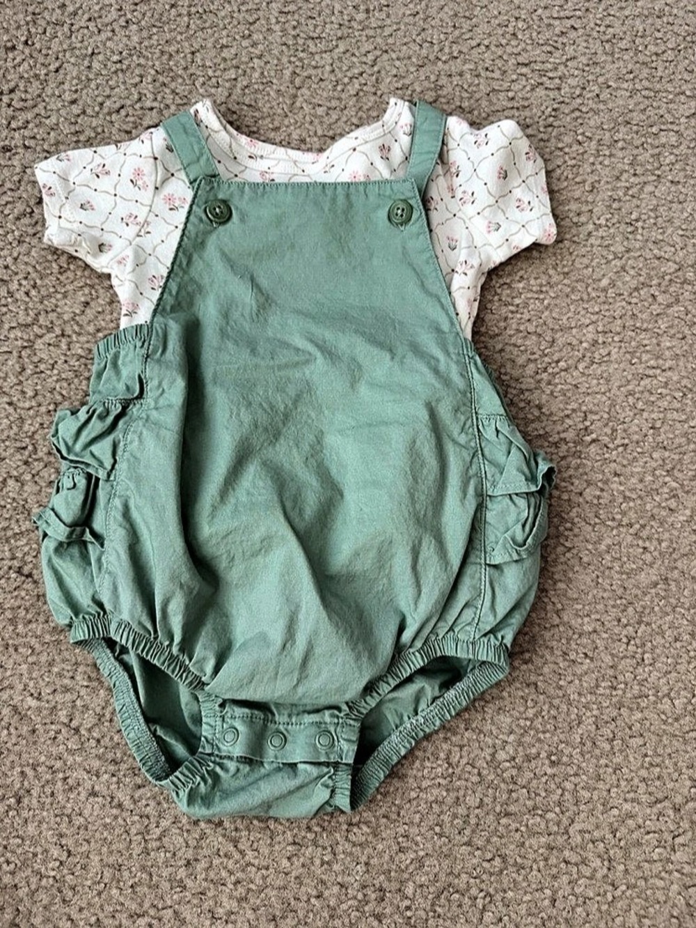 Carter's Baby Floral Romper in Green & White Size 18M
